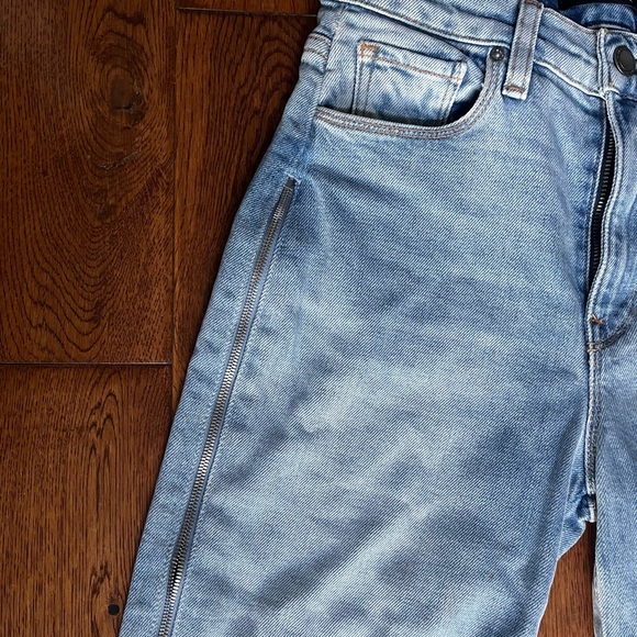 Hudson Women’s Holly Denim Released zipper jeans, raw hem - Picture 7 of 10